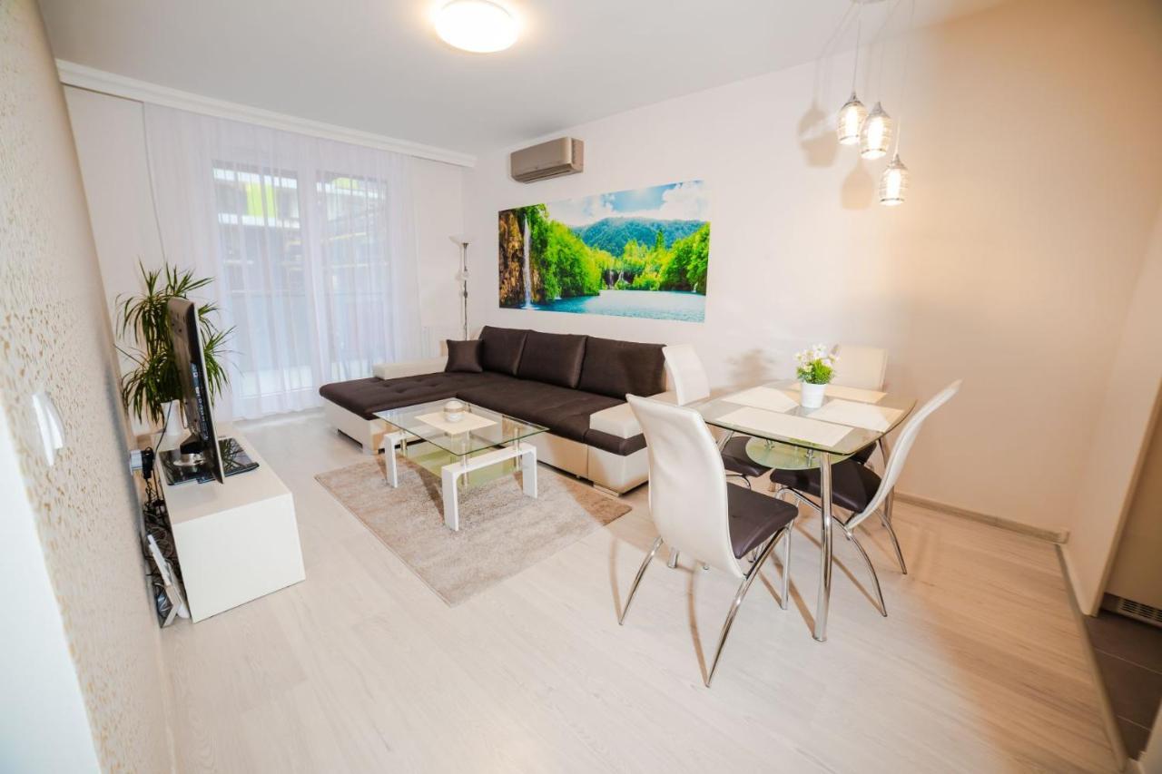 Apartmán Corvin Promenade With Free Parking Budapešť Exteriér fotografie